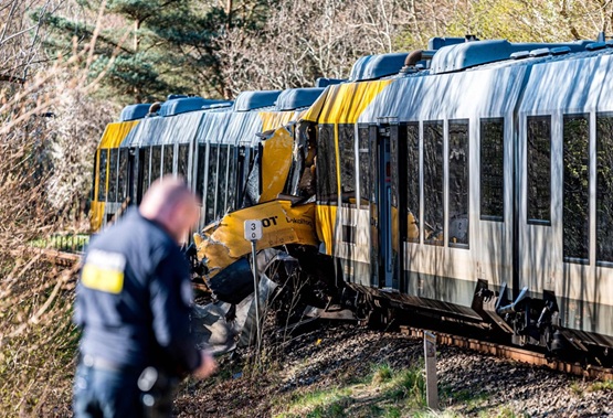 Choque frontal de trenes en Dinamarca deja 18 heridos, cinco de ellos en estado grave
