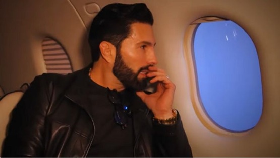 «¿Es un velorio?»: Poncho de Nigris irrumpe en un funeral y pasa incómodo momento