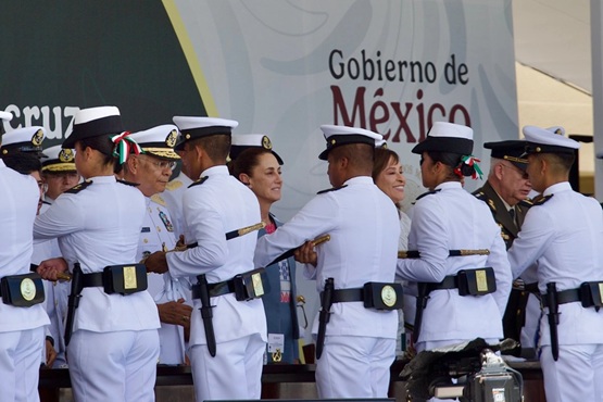 «Necesitamos marinos que también sean íntegros»: Sheinbaum en Veracruz