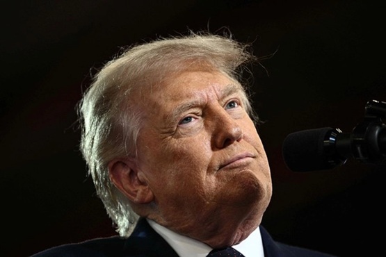 Examen médico de Trump reaviva debate sobre su salud mental; se le ha visto divagando