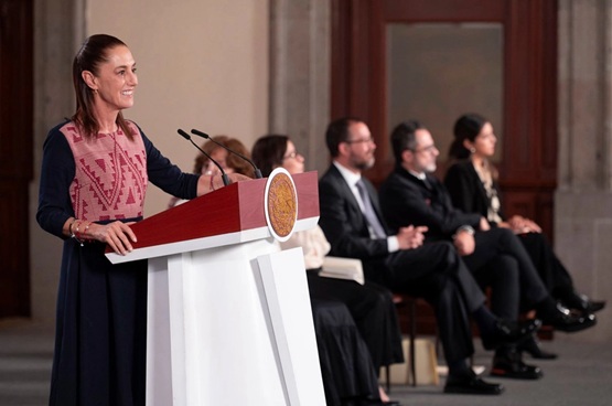 Gobernación y SEP mantienen diálogo con CNTE, dice Sheinbaum frente a movilización magisterial