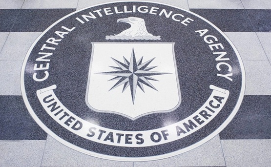 Ex funcionario de la CIA es acusado de robar 300 lingotes de oro