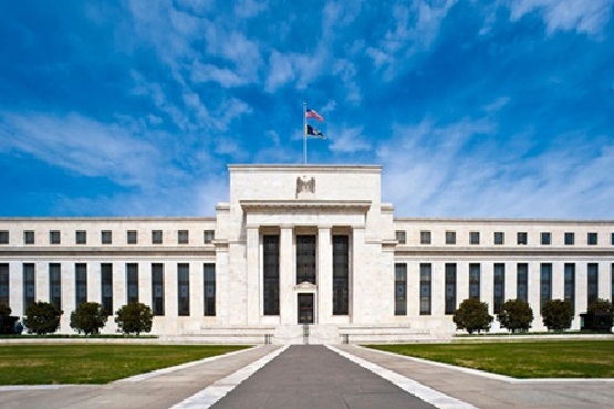 Fed mantiene tasas entre 3.50-3.75% por alta inflación; es su decisión más dividida desde 1992